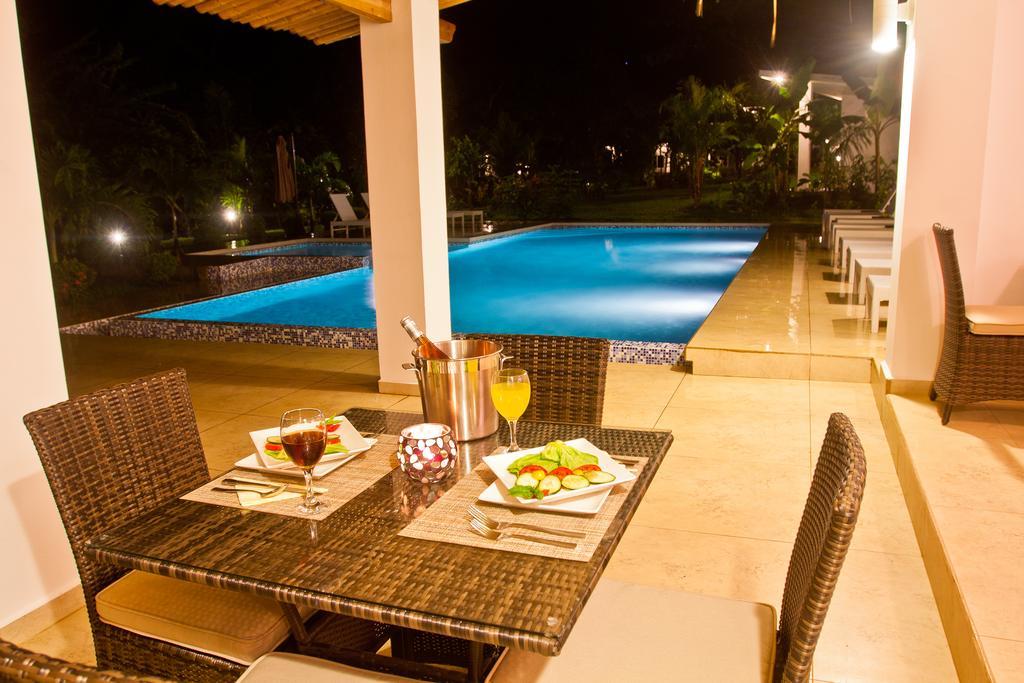 ホテル Bocas Del Mar ボカ・チカ エクステリア 写真